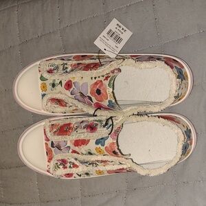 Flower sneakers